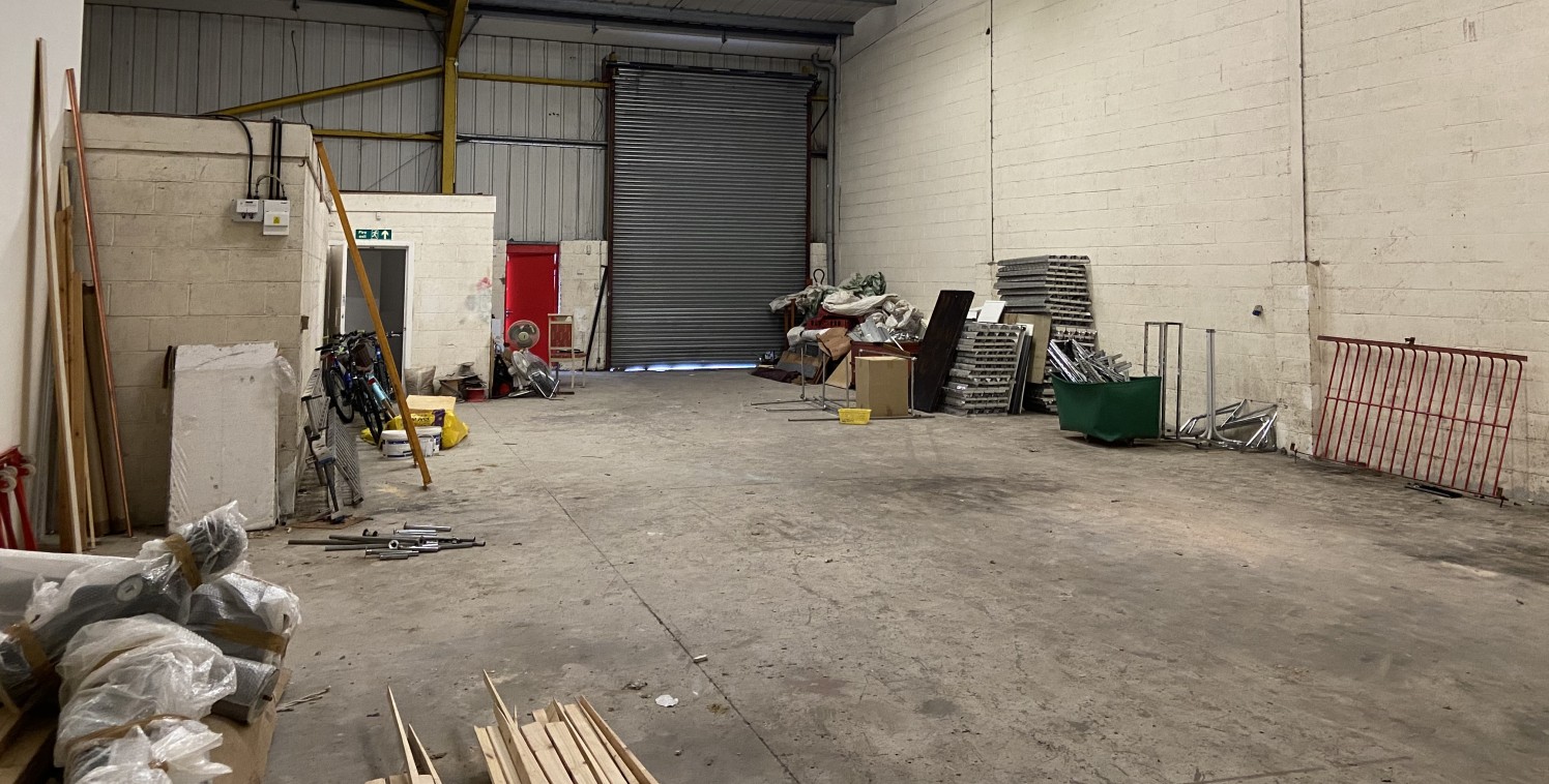 TO LET - INDUSTRIAL UNIT

Location

Blaydon is located approximately four miles to the west of Newcastle upon Tyne and five miles from Gateshead. The town benefits from good road access to the A1 Western Bypass north and south and to Scotswood Road i...