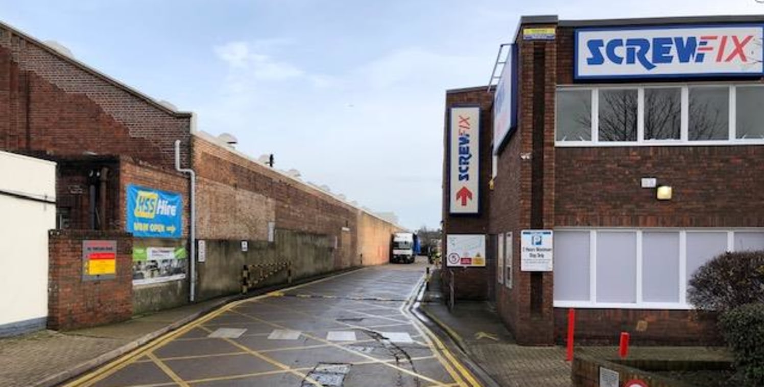 Merton Road Industrial Estate is located in Wandsworth, 2.7 miles north east of Wimbledon. The A3, which provides access to the M25 to the south and Central London to the the north east is less than 1 mile from the estate.<br><br>Merton Road benefits...