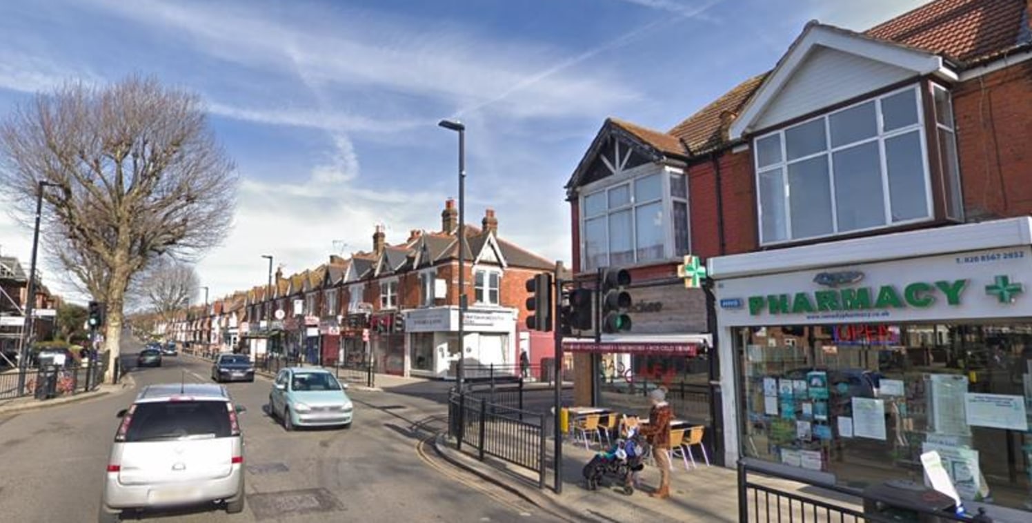 This A3 premises is situated on the busy Greenford Avenue and is currently running and available to purchase on a 15-year renewable lease (11-years remaining). Located next to Hanwell's prestigious Poet's Corner and within easy reach of Hanwell Stati...