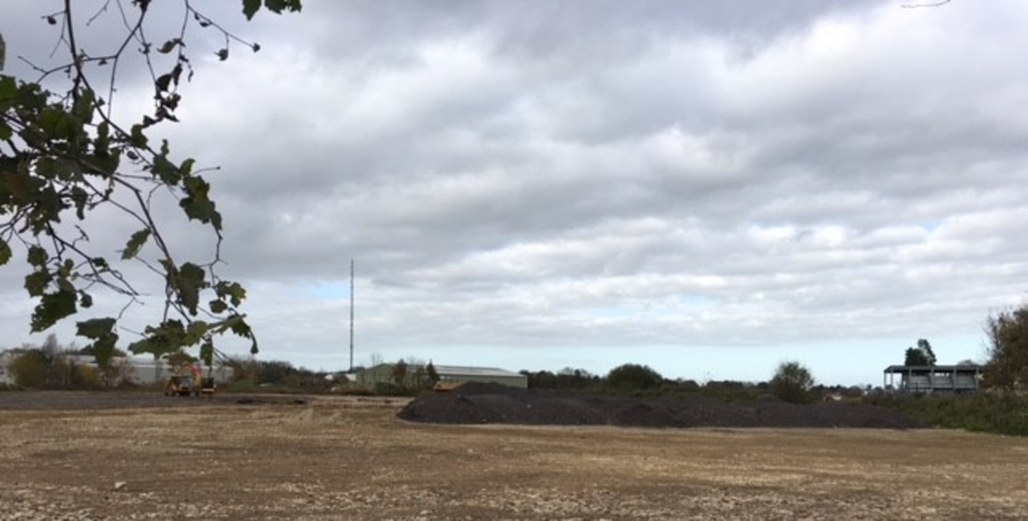 Up to 1 acre of commercial land available as a whole or in parts

The land has planning for storage (B8) and Research & Development uses.

The site is in the process of being surfaced, fenced, gated and services supplied.