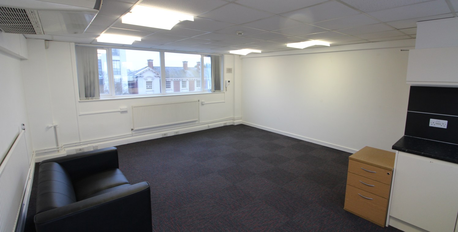 Under Offer]\nSecond floor self-contained office suite available on a FLEXIBLE LEASE - Total NIA - 600 ft2...