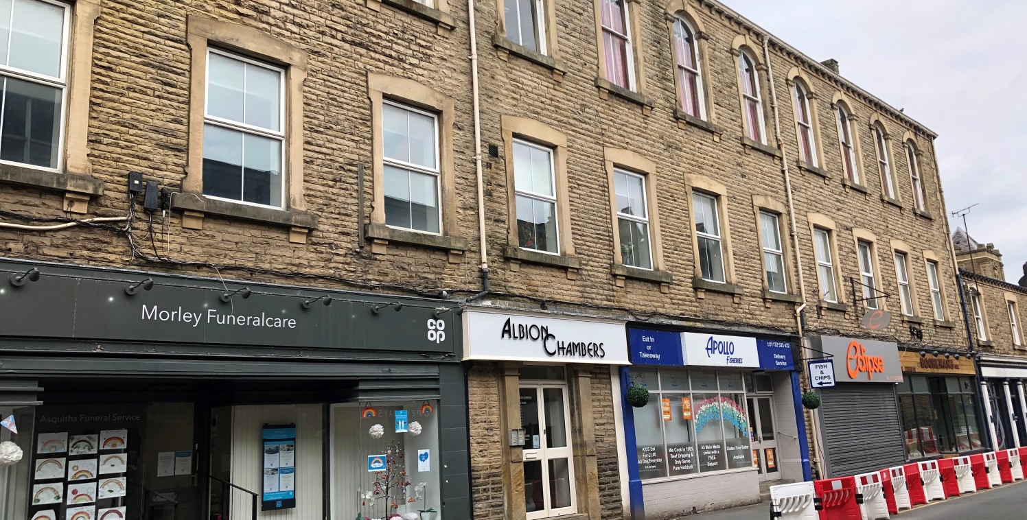 Albion Chambers provides a wide range of office accommodation which will suit requirements from 124 sqft up to 933 sqft. The office building comprises of various small office suites on the first floor and one larger office suite of 933 sqft which may...