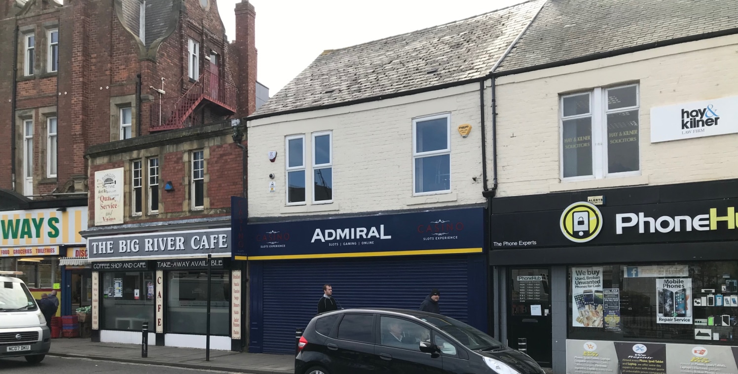 RETAIL UNIT TO LET IN PROMINENT TOWN CENTRE LOCATION.

Prominent town centre location

Ground floor sales 1,124 ft (105 m)

Rear access loading

Situated opposite The Forum Shopping Centre

The property comprises ground floor retail with W/Cs and kit...