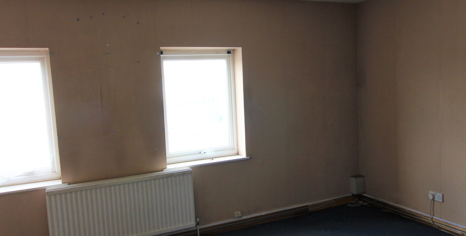 LARGE industrial premises to let in NECHELLS,...