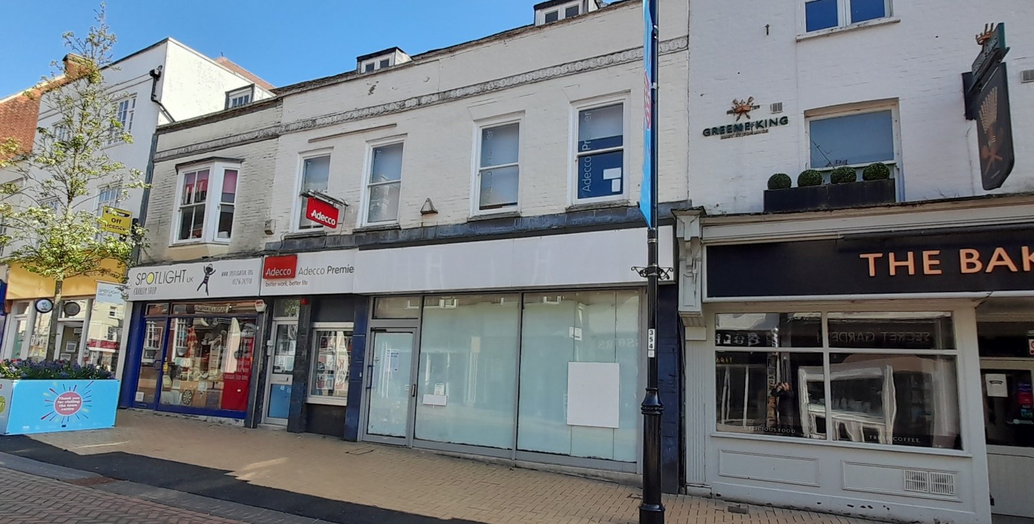 SUBSTANTIAL VACANT RETAIL UNIT WITH 1ST & 2ND FLOOR OFFICES

With Residential development potential.