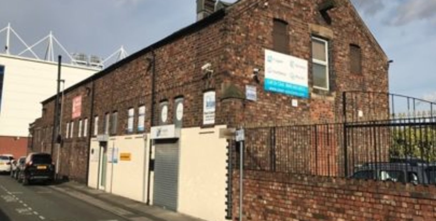 A completely refurbished modern first floor open plan office/studio with ground floor access situated within a converted period building, that includes the various other businesses.<br><br>The suite benefits from the following features:-<br><br>* New...