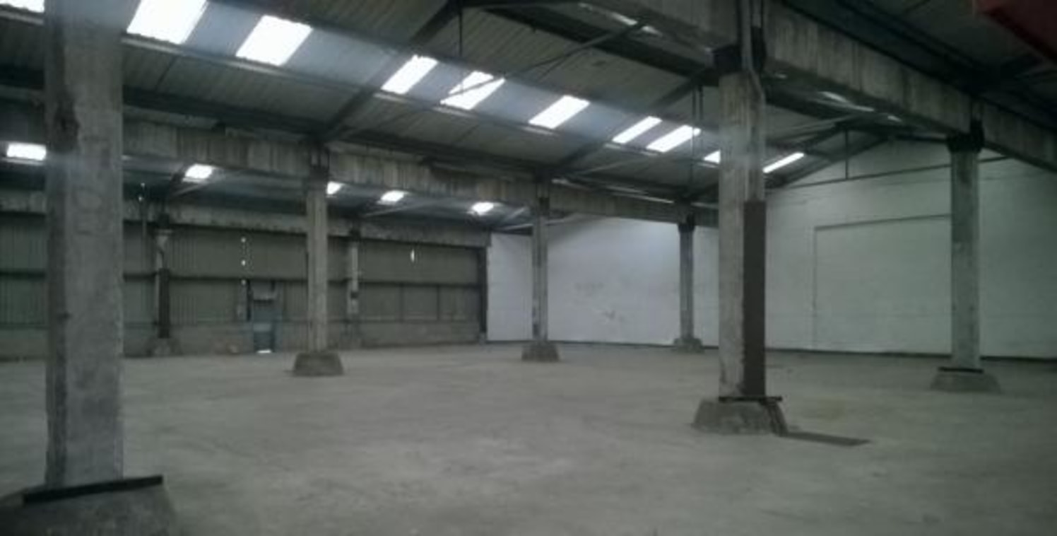 Terrace of industrial / warehouse units with frontage to Dock Road

12,000 sq ft

Rent - £3.75 p.s.f