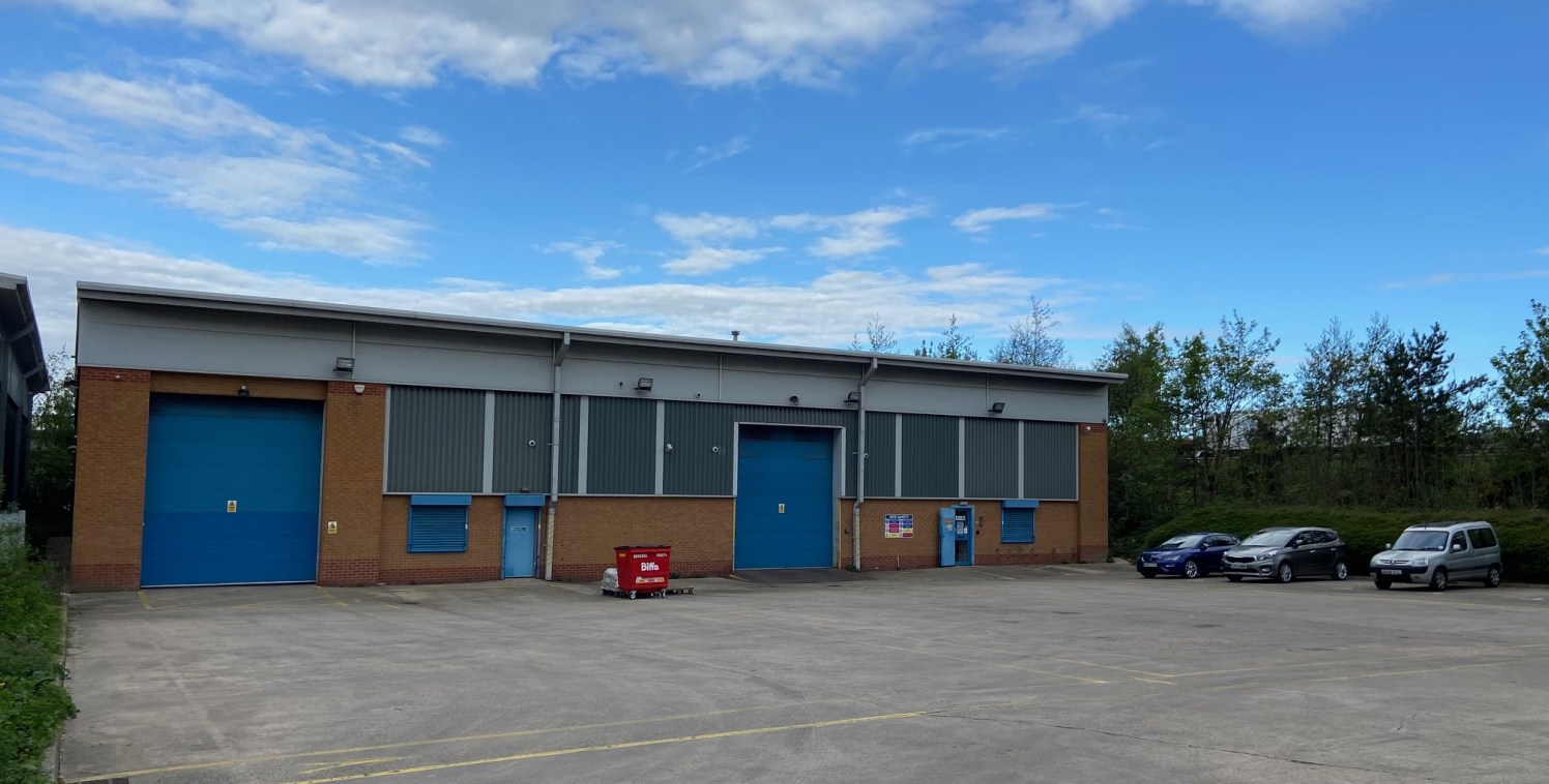 The unit was constructed in the mid 2000's to a modern industrial standard with a single span steel portal frame, insulated profile sheet roof with 10% roof lights and brick/block clad external elevations. The property provides ancillary office and t...