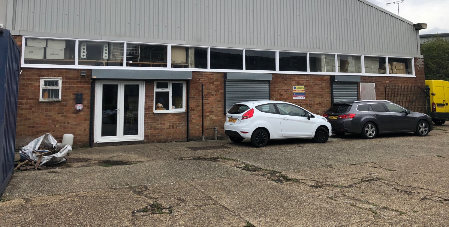 Unit 29 Stort Mill is located on River Way; access to which is granted by the A414 (Elizabeth Way). To the South, the Harlow roundabout joins to the M11 at Junction 7 leading (Southbound) to London and to the North, Stanstead airport. To the West the...