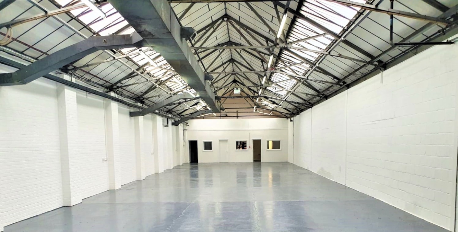 FROM 2,000 SQ FT UP TO 14,000 SQ FT - NEWLY REFURBISHED BUSINESS UNITS TO LET (OFFICES/STORAGE UNITS/WORKSHOPS). This newly refurbished business park premises in Chichester offers a range of self-contained warehousing, industrial, retail, storage and...