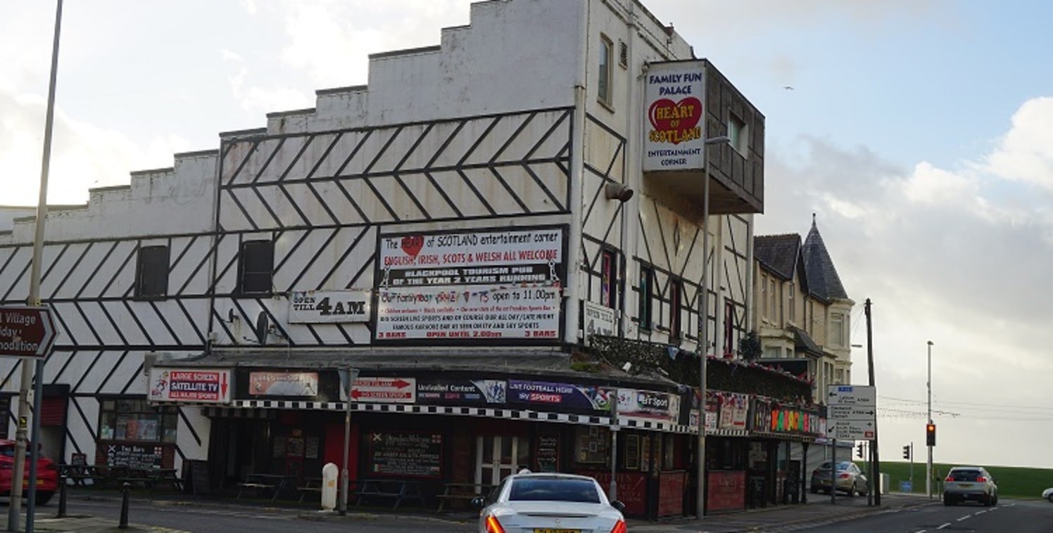 A unique commercial premises which has been previously been a cinema. The first floor space provides a level floor area of approximately 162 sqm (1,744 sq ft) together with a stepped incline area 154 sqm (1657 sq ft). Ancillary rooms include the old....