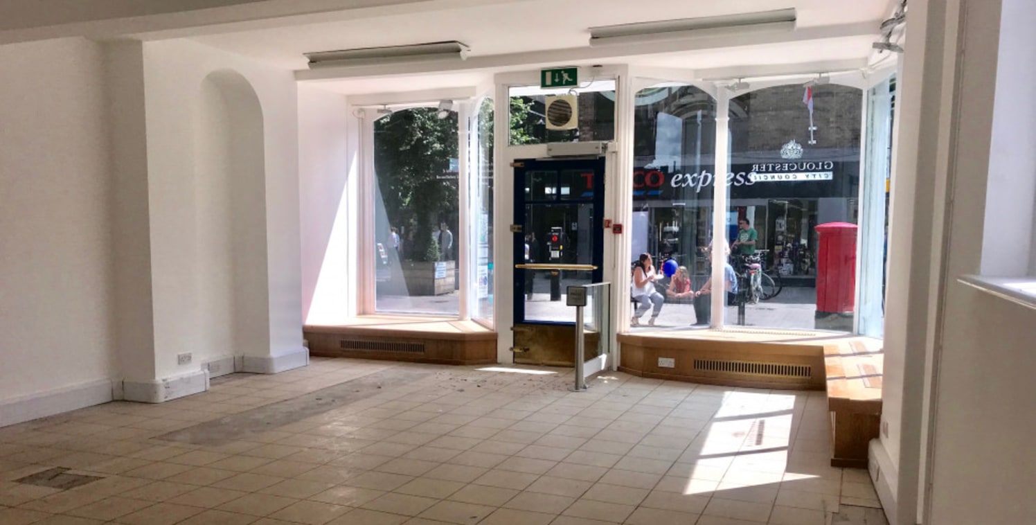 The property comprises a ground floor retail unit located in a prime retail location, benefitting dual aspect glazed frontage. There is a basement suitable for storage....