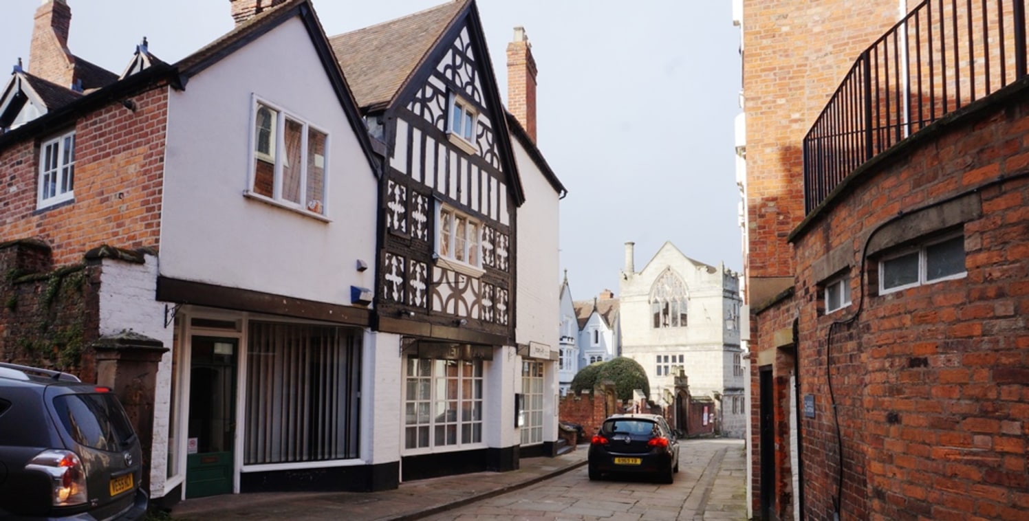 Self Contained Shop Unit\nDouble Window Frontage, Two Entrance Doors\nPicturesque Pedestrianised Street Located Just Off Castle Street and Close to Shrewsbury Library and Shrewsbury Castle\nTotal Net Sales Area approx.: 59....