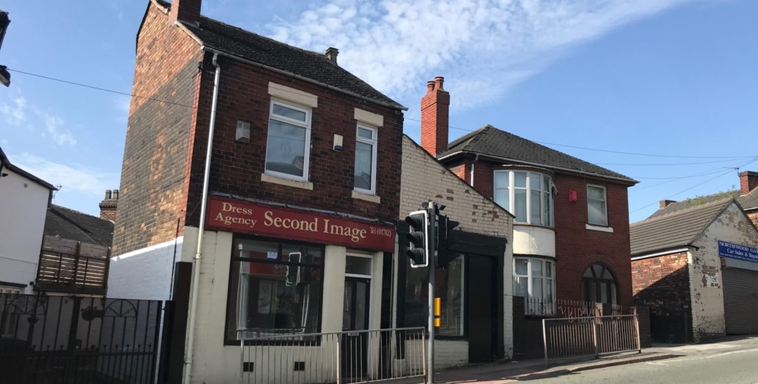 A fantastic main road fronted retail premesis located in a popular trading location and close to a number of National retailers including; The Co-operative Food, Coral and Wrights Pies to name a few.
