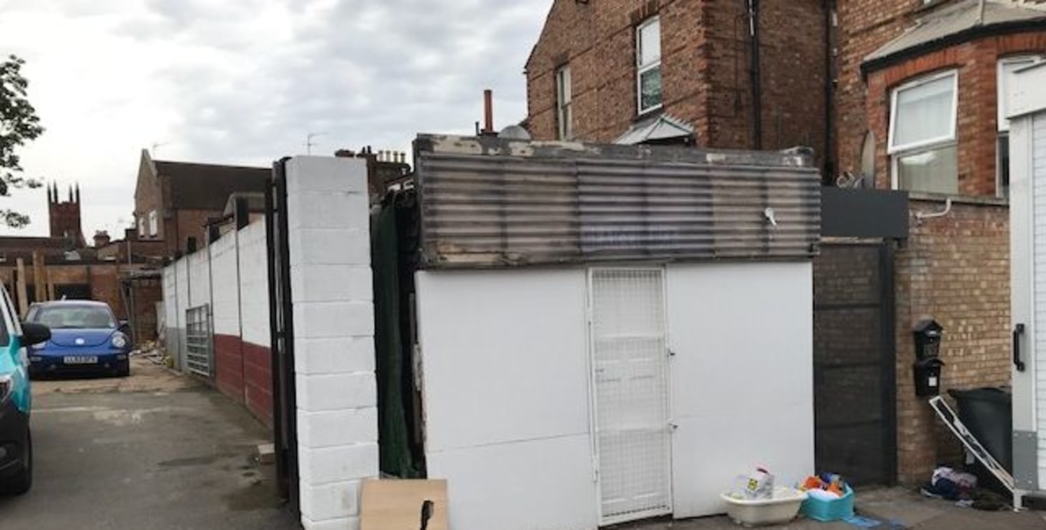 Available immediately<br><br>The premises are prominently located in Gordon Road just off the High Street in Wealdstone.With electric supply and telephone....