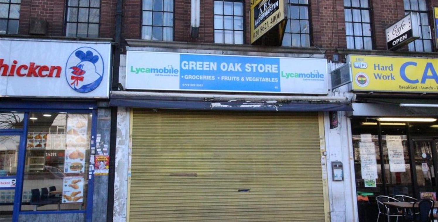 A huge (approximately 2,500 square foot) A1 retail unit, in Central Burnt Oak, which is also ideal for use a bar or restaurant, and to which the Freeholders have no objection to the change of use.\n\nPROPERTY DETAILS\n\nMain Shop Area\n\n59' 5" x 16'...