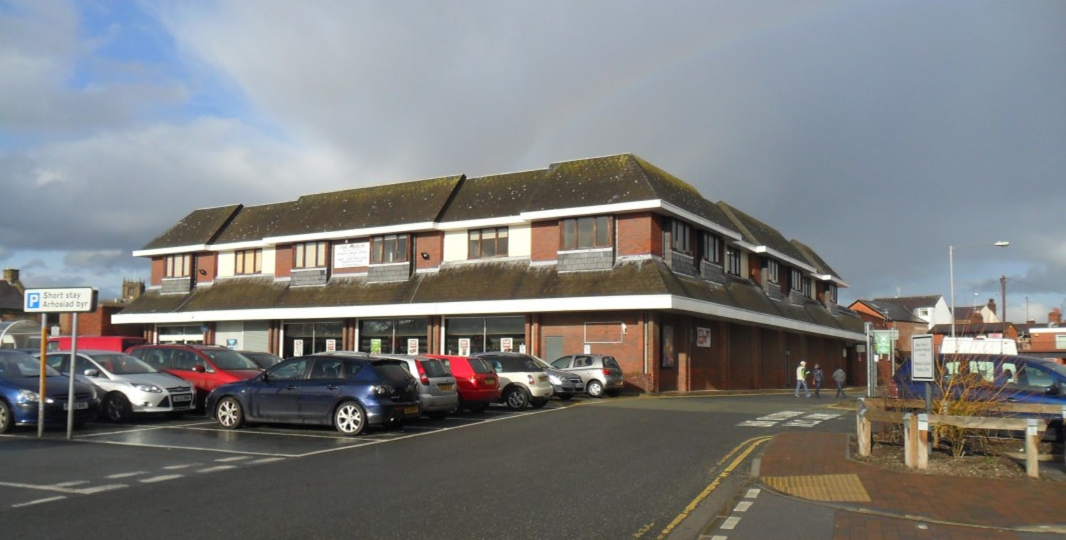 <p>The property is situated on the Northern side of Glanrafon Road between the junctions of New Street and Wrexham Street. Mold is the county town of Flintshire and is home to Flintshire County Council. Located approximately 6 miles south of Flint, 1...