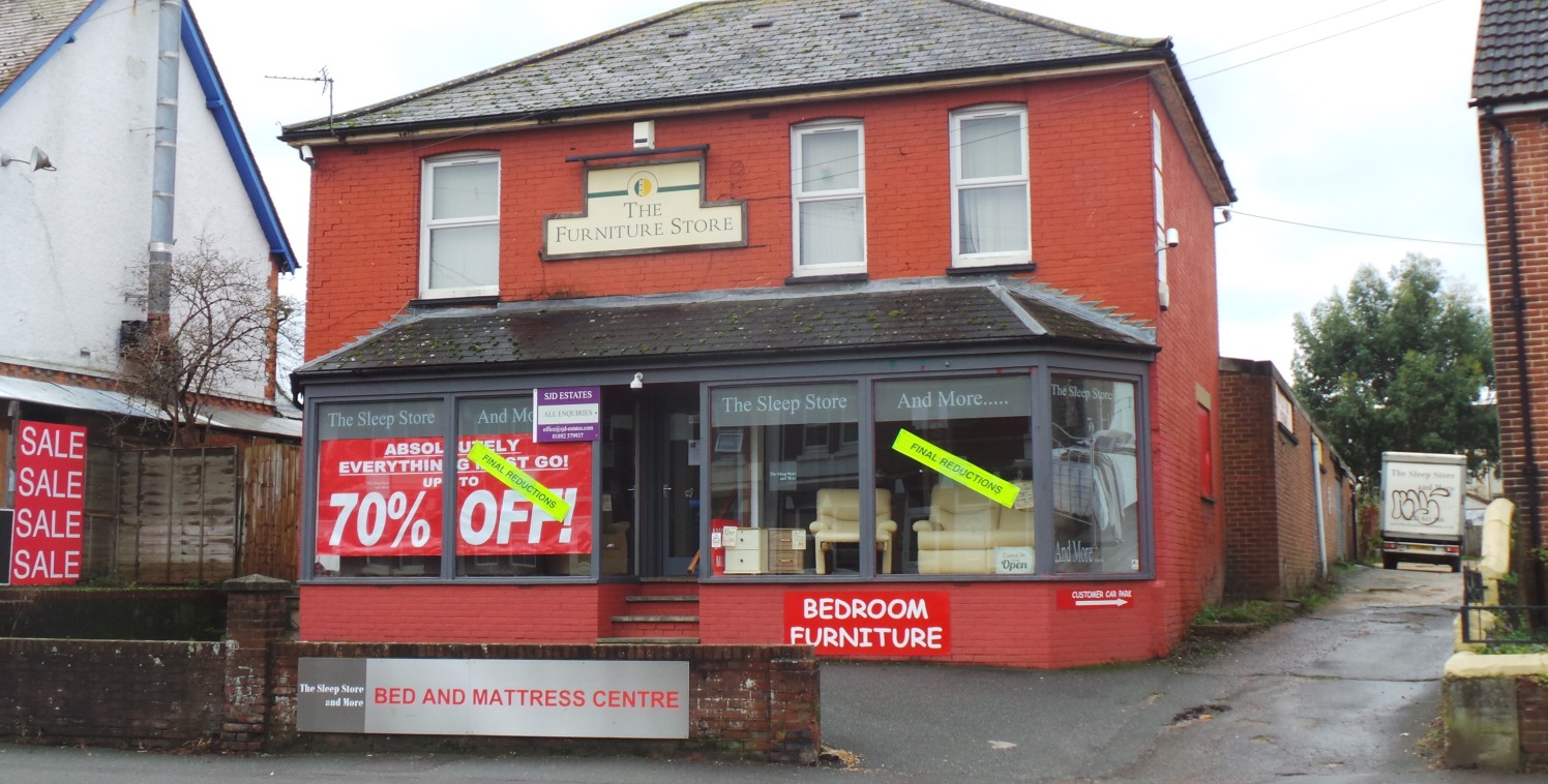 The front part of the site comprises a main showroom totalling approximately 760 sq ft of prime retail accommodation and benefitting from a small office area of a little over 100 sq ft. To the rear of this is the main retail warehouse/showroom of a l...