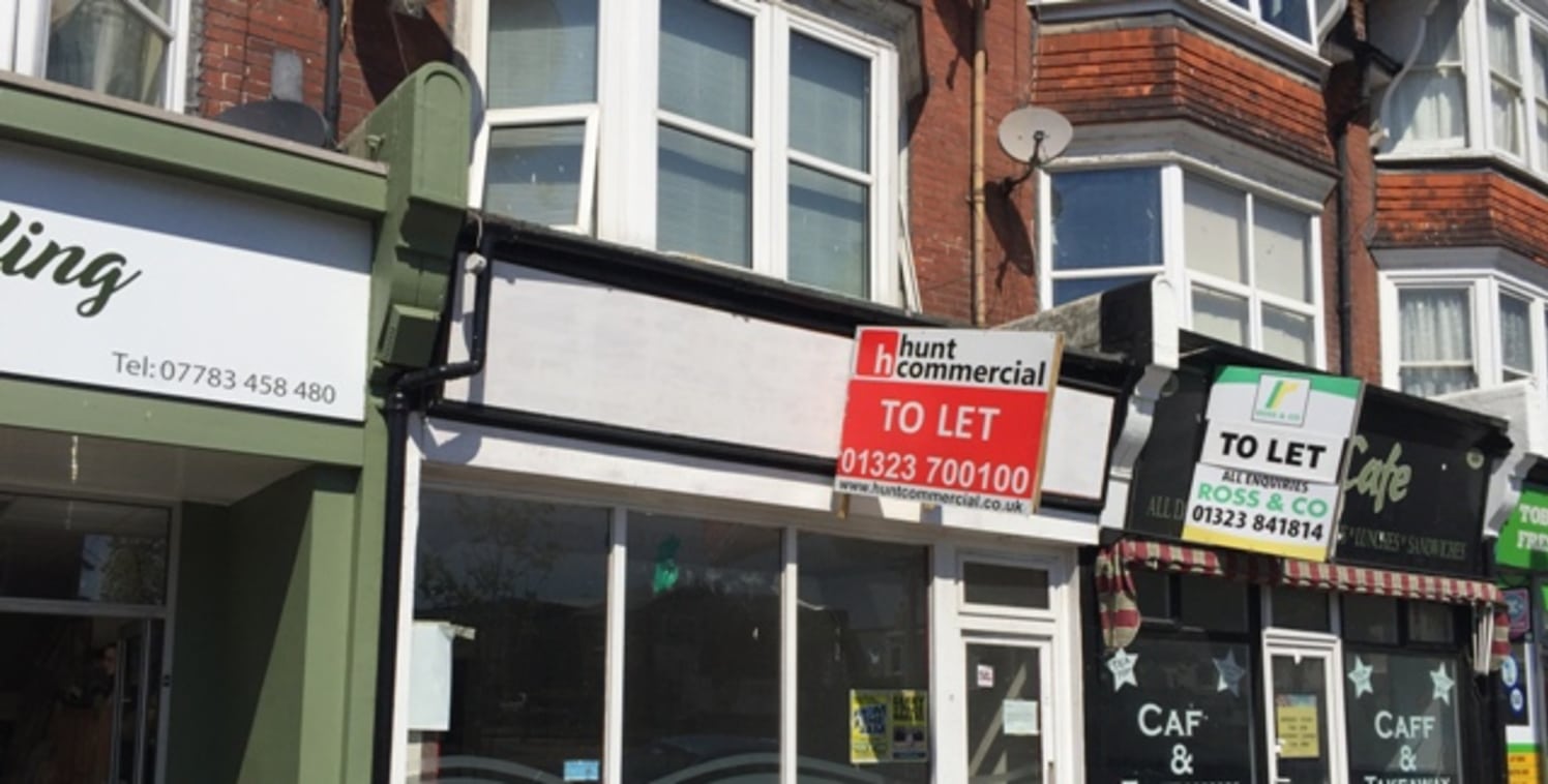 The premises comprise a mid terrace self contained retail unit with A3 restaurant consent. The unit benefits from a number of amenities including kitchen, recessed spot lighting, electricity, gas, rear stores, WCs and rear access via a communal servi...