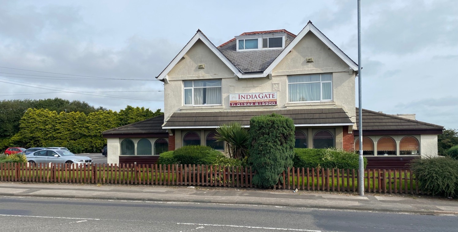 Comprising an extensive detached restaurant and takeaway premises with 60+ car parking spaces.

Internally, the property provides for accommodation arranged over basement, ground, first and second floors, extending to 442.30 sq m (4,761 sq ft) over t...