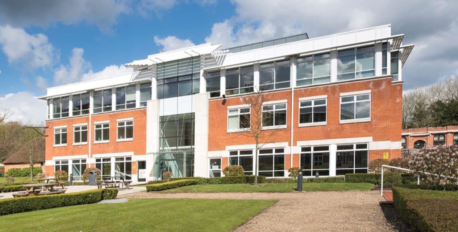 A popular business park is the setting for this totally flexible workspace located about 15 minutes' walk from Gerrards Cross railway station. The centre includes co-working space, meeting rooms and offices and can be easily accessed from junction 1...