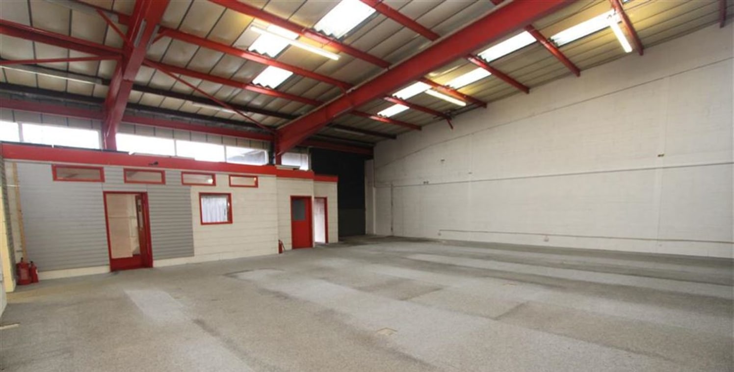 Spacious industrial unit of approximately 4,350sqft (Gross Internal Area) benefiting from full height roller shutter access and ample allocated parking. The property is situated in a convenient location just off the Portway in Avonmouth, providing ea...