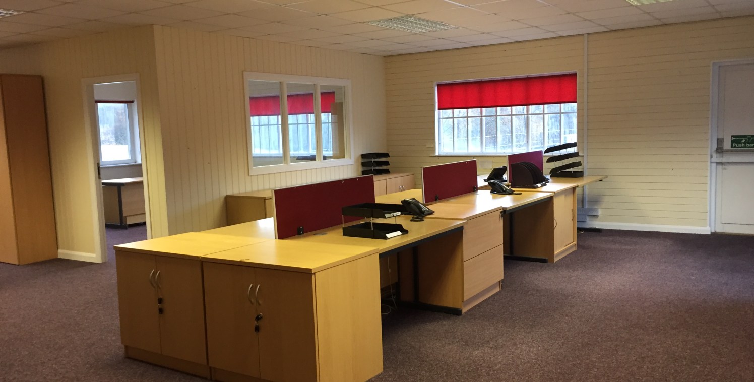 The subject suite comprises an open plan office with good natural light, within a multi-tenanted office building of three storey stone construction beneath a Mansard tiled roof.

Benefiting from toilet and kitchen facilities.

Externally, there is am...