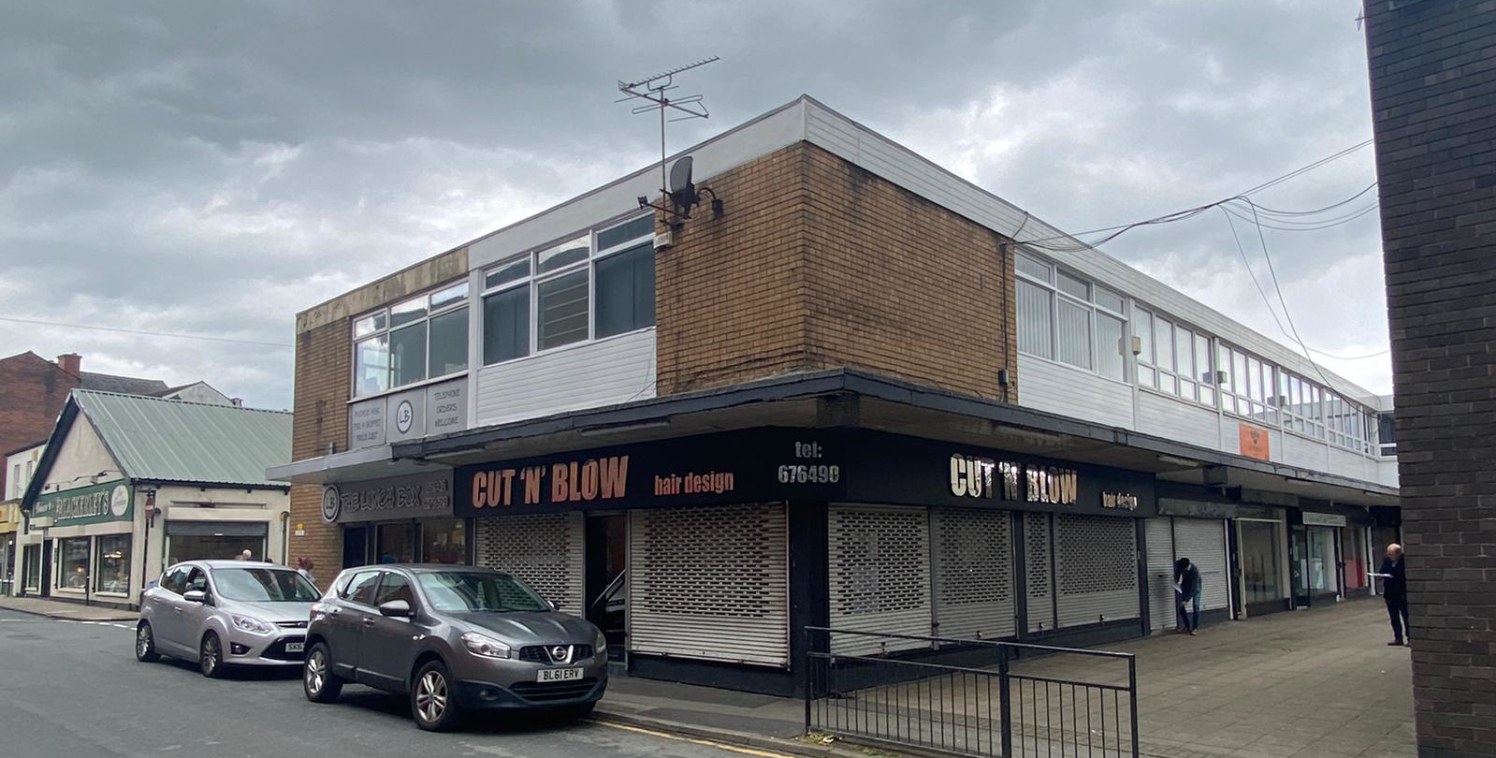 The subject property is arranged across two floors with open plan accommodation on the ground floor which is to remain fitted out as a Salon, however, is suitable for a variety of uses.

The first floor is currently divided into four rooms, however,...