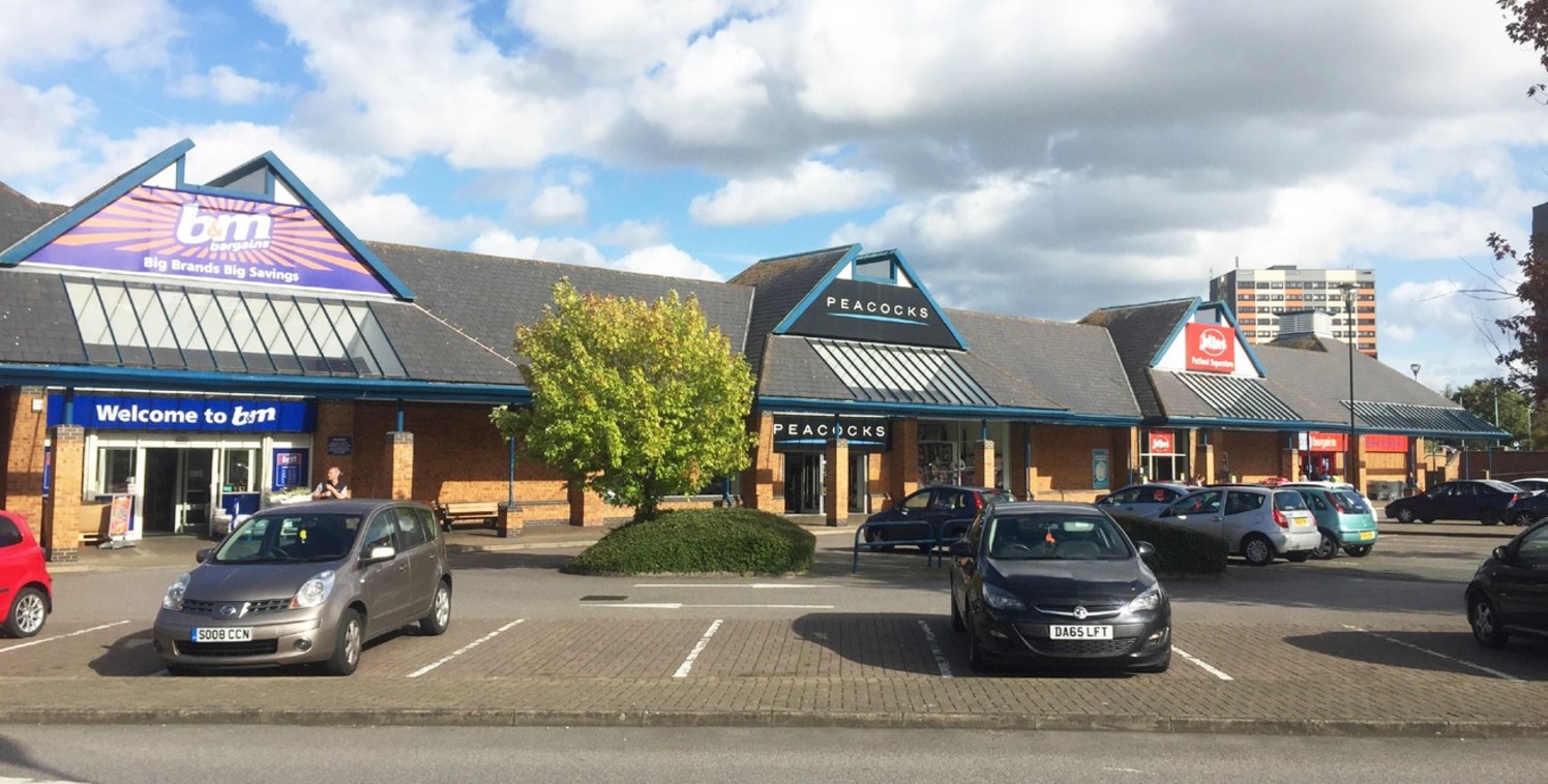 Prominent retail units to let at Flintshire Retail Park. 

Unit A1 - Ground Floor Sales - 9,072 sq ft / 842.8 sq m