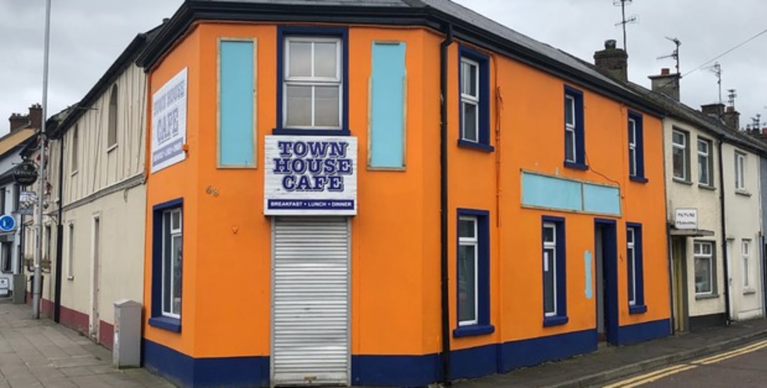 For Sale / To Let - Cafe / Office Premises\n\nThe subject property fronts Railway Street which leads out to the town bypass and beyond to the Donegal border with the Republic of Ireland into Lifford.\n\nThe accommodation incorporates ground floor caf...