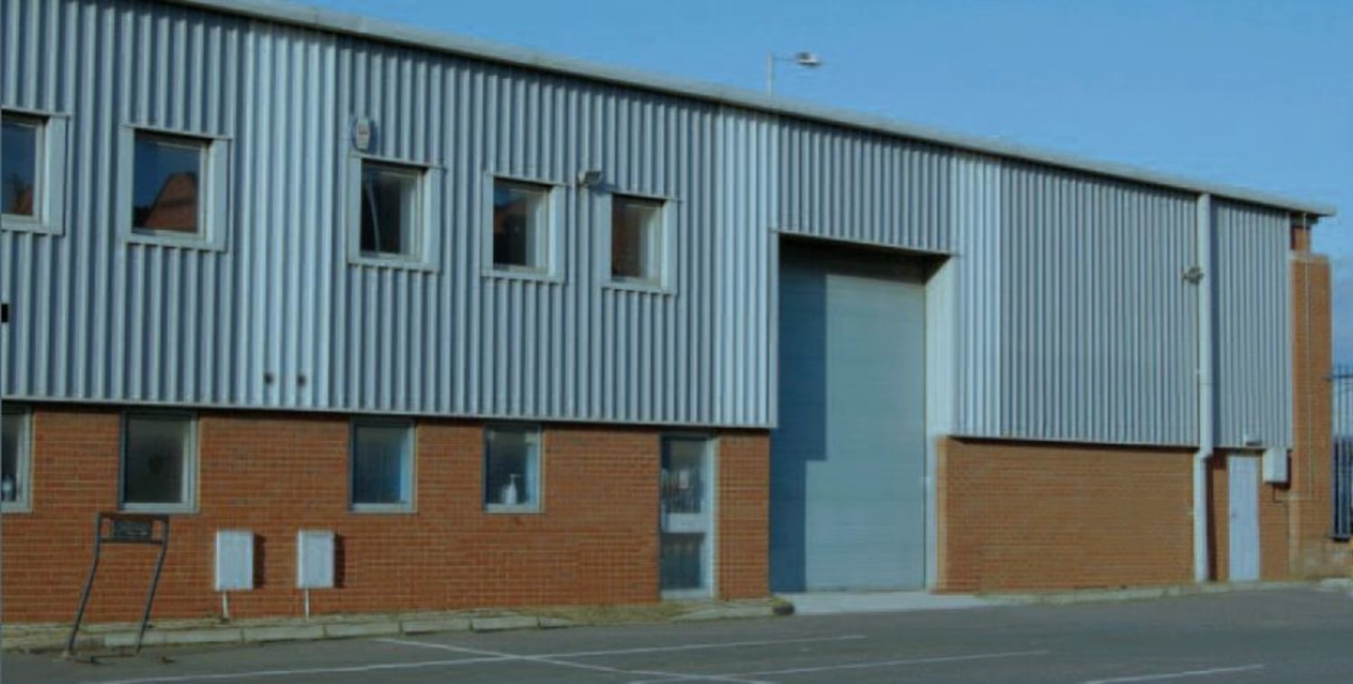 Integral offices. Excellent secure location. Superb transport links. Flexible terms are available with further information available on request. Available on effective full reparing and insuring lease.