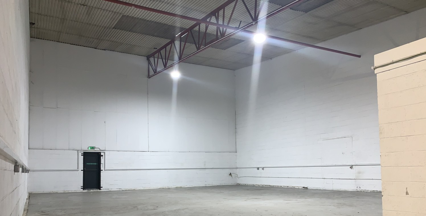 Buzzard Creek Industrial Estates built in early 1980's provides a range of single storey industrial units which have been recently refurbished with loading and parking facilities. 

These are indicative photos representing properties in a similar lik...