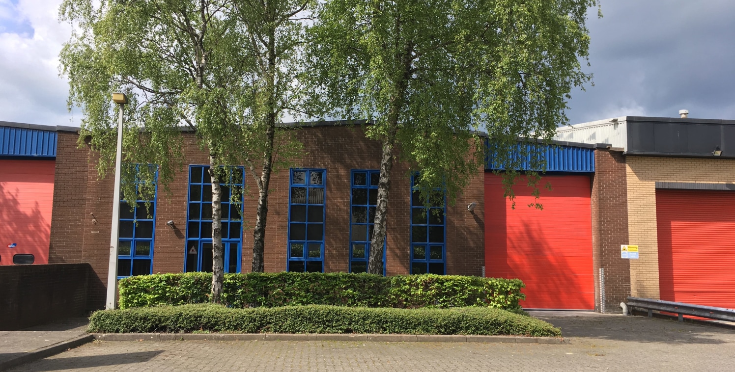 Unit 8 Wates Way is located on Wildmere Road Industrial Estate which is situated at Junction 11 of the London to Birmingham M40. Local occupiers include Karcher, DHL, Screwfix, Storage Base and Dar Lighting....