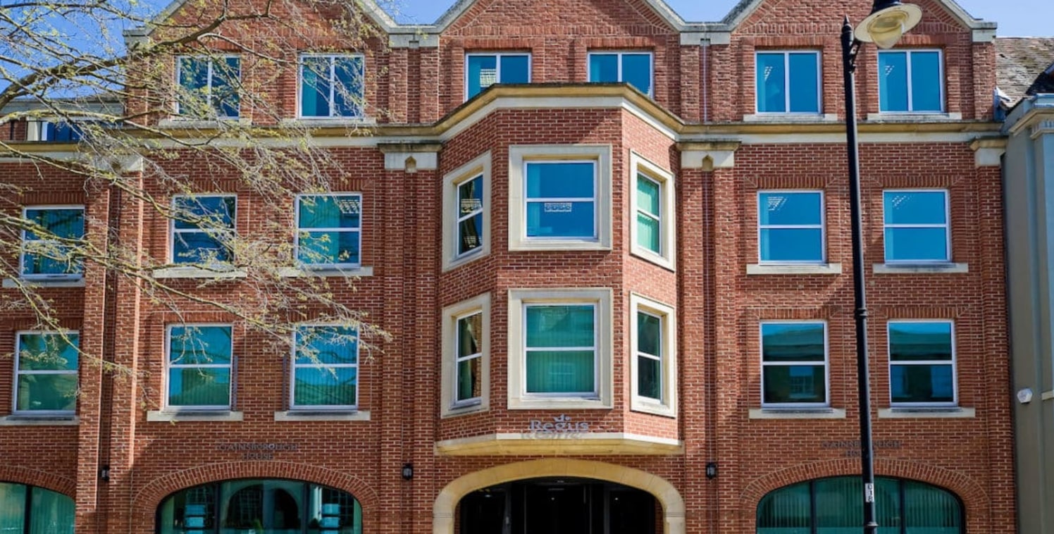This centre is in a recently redeveloped Georgian residence which has been sympathetically converted and retains a sense of warmth and history. Some of the offices have balconies overlooking the river Thames and Eton Bridge and there are fantastic vi...