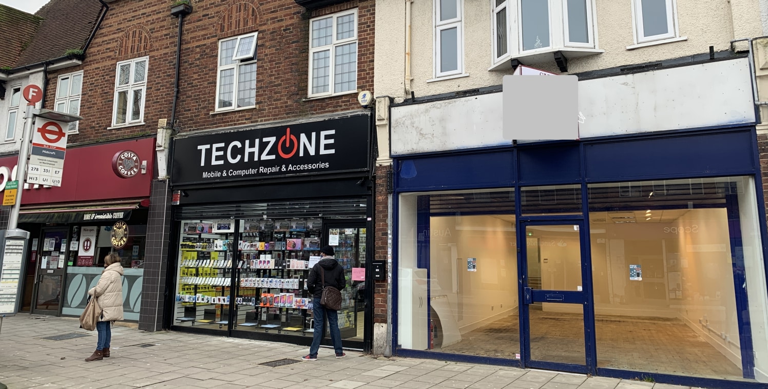 A well proportioned retail unit providing a ground floor sales area of 737 sq ft (68.4 sq.m), stepping up to a rear ancillary area of a further 183 sq ft (17 sq.m) with a wc, storeroom/office and access to the rear service road. The unit was previous...