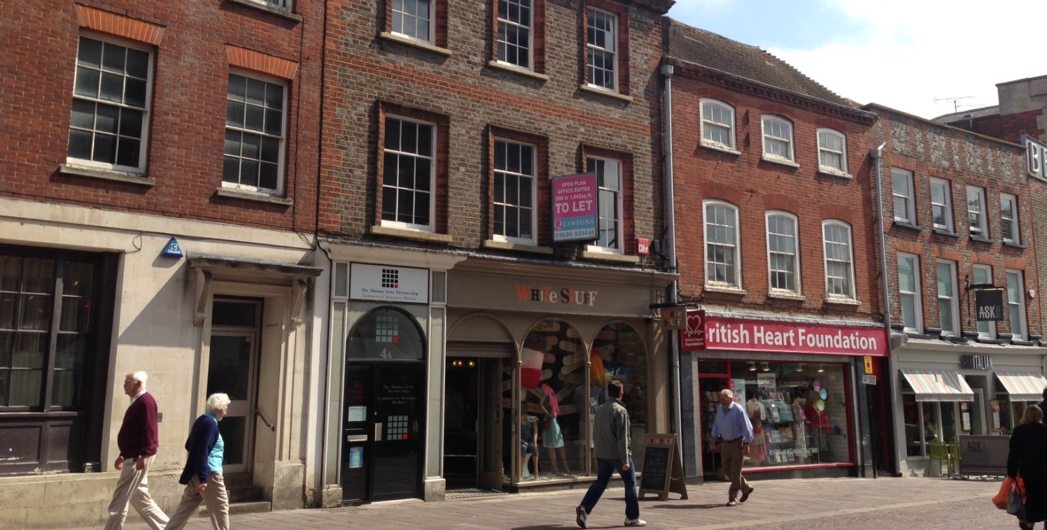 The property comprises a prominent ground floor retail unit. 

The space is currently used as a clothes retailer with benefits including, display window, changing rooms and display and spot lighting. 

The property backs on the Kennet & Avon canal.