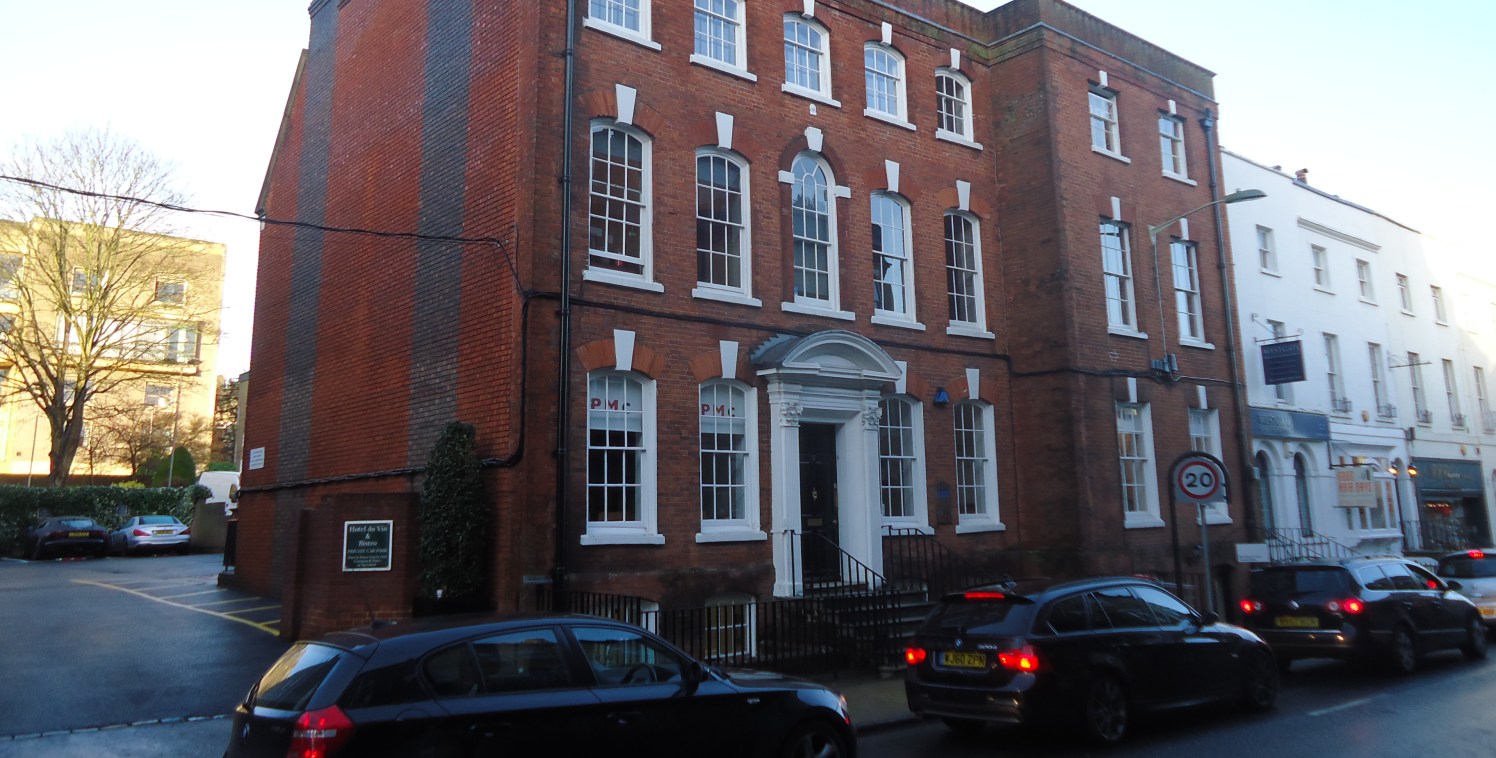 Prestige Office with parking space - Winchester City Centre