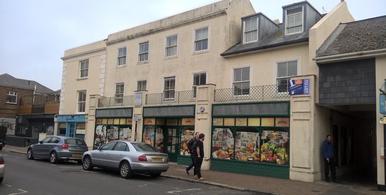 Substantial Town Centre Retail Unit with A3 use (Food & Drink)