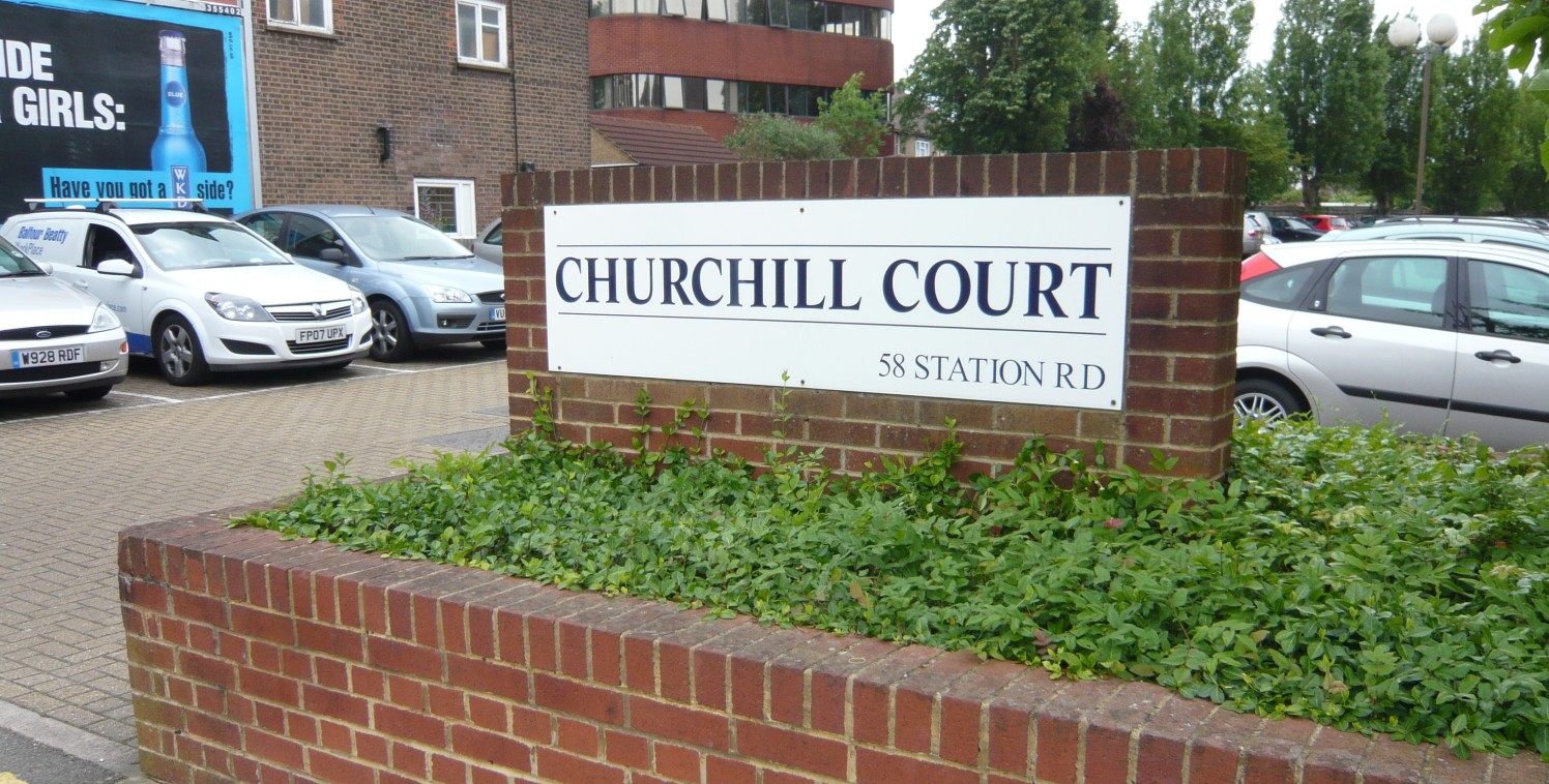 A modern ground floor office within this popular courtyard office development. Churchill Court comprises 11 office buildings with securely gated car parking. A ground floor office of 850 sq ft is available, which benefits from air conditioning, suspe...