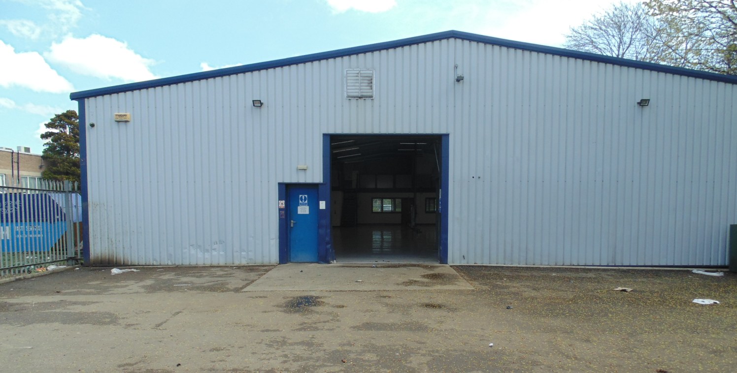 Detached industrial unit on Team Valley. Prominent corner position on Princesway and Western Avenue. Integral Offices. Additional mezzanine storage space above offices. 17 dedicated car parking spaces. Fenced yard. REDUCED RENT.