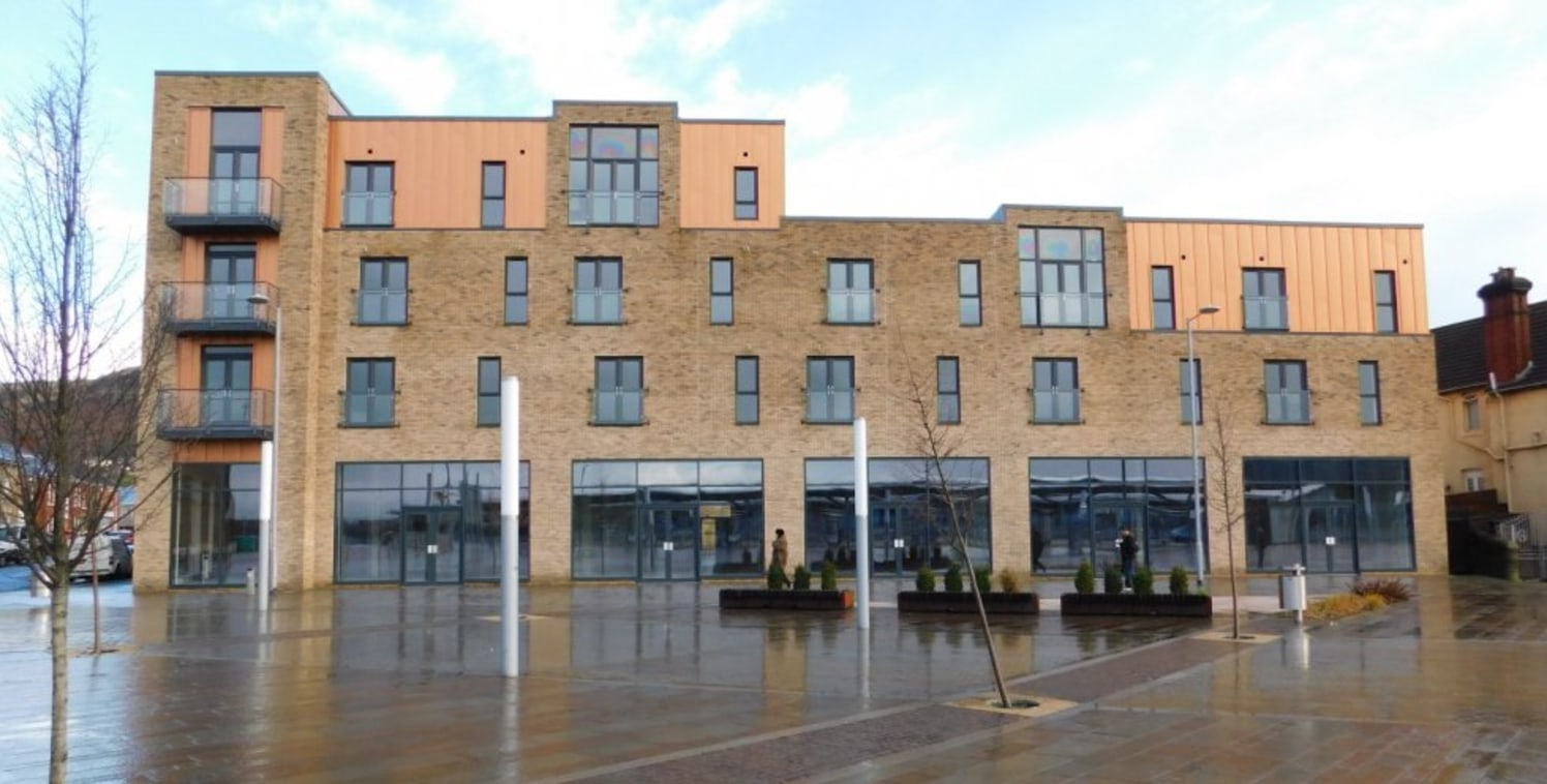 The redevelopment of the Former Police Station provides three new ground floor retail units as part of the wider development providing 30 new residential units above.\n\nThe units are extremely prominent and would suit a variety of A1 or A3 uses....