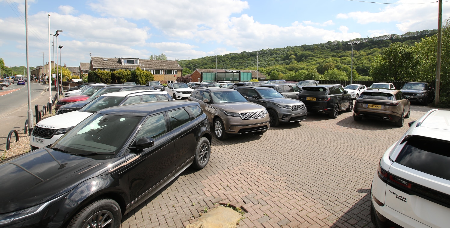 The property comprises a 790.04 m (8,504 ft) former car showroom with attached workshop, office and ancillary stores and a further 475.43 m (5,118 ft) lower ground floor workshop accessed from the lower rear yard. Internally the properties benefit fr...