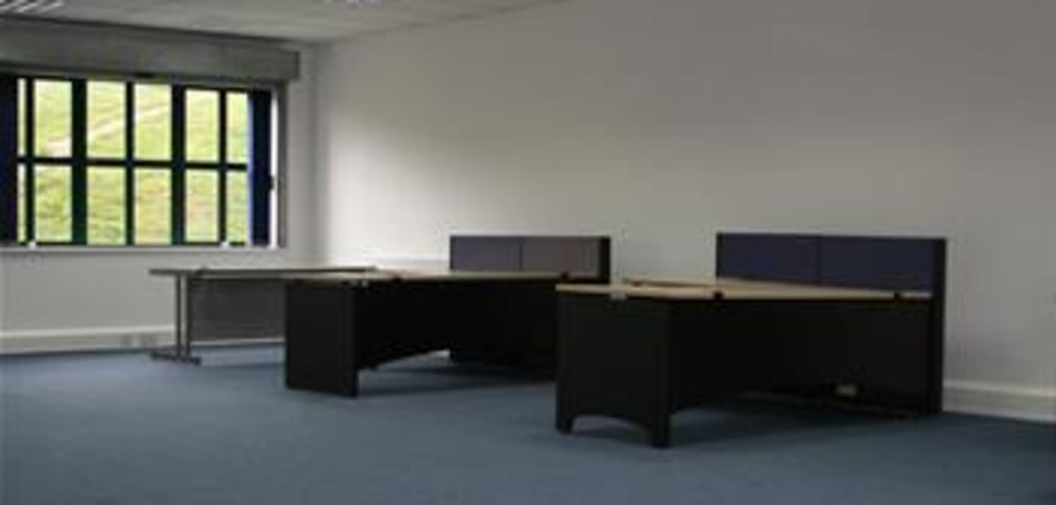 Central Business Park comprises a range of two storey B1 Business Units which are available for warehouse and or office use on flexible terms. All the units benefit from security shutters to the ground floor and the overall estate boasts CCTV which c...