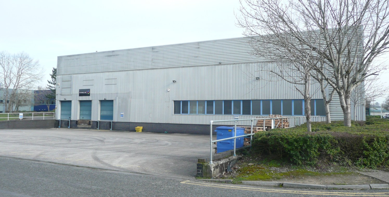 The property comprises a modern warehouse facility.

The construction is portal frame with profile steel elevations under a steel roof. The warehouse element has a minimum eaves height of 7.7m and is accessed via three tailgate loading doors and a ro...