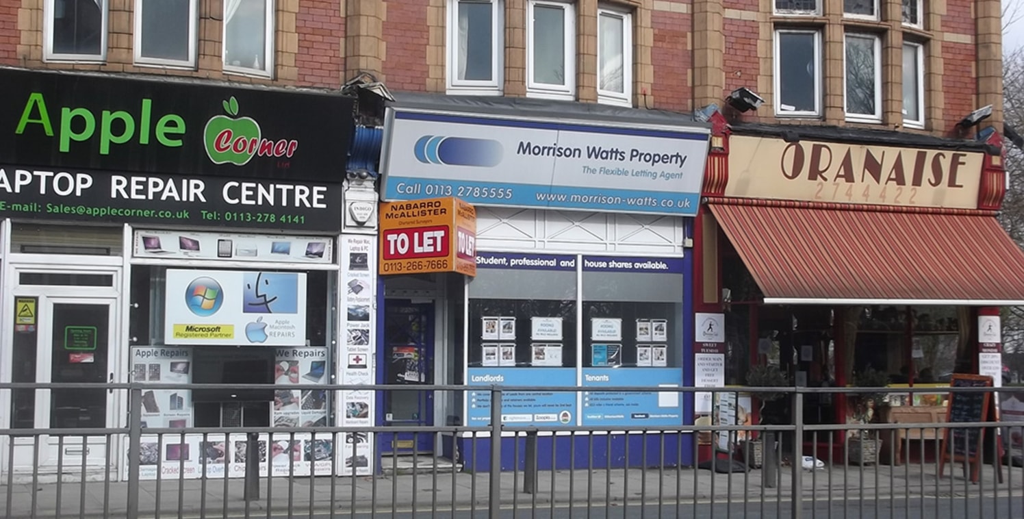 DESCRIPTION\n\n2 The Crescent, Hyde Park, Headingley, Leeds, LS6 2NW\n\n2 The Crescent, Hyde Park, Headingley, Leeds, LS6 2NW - The available space comprises a ground floor retail shop and basement with kitchen, office and W/C facilities. The premise...