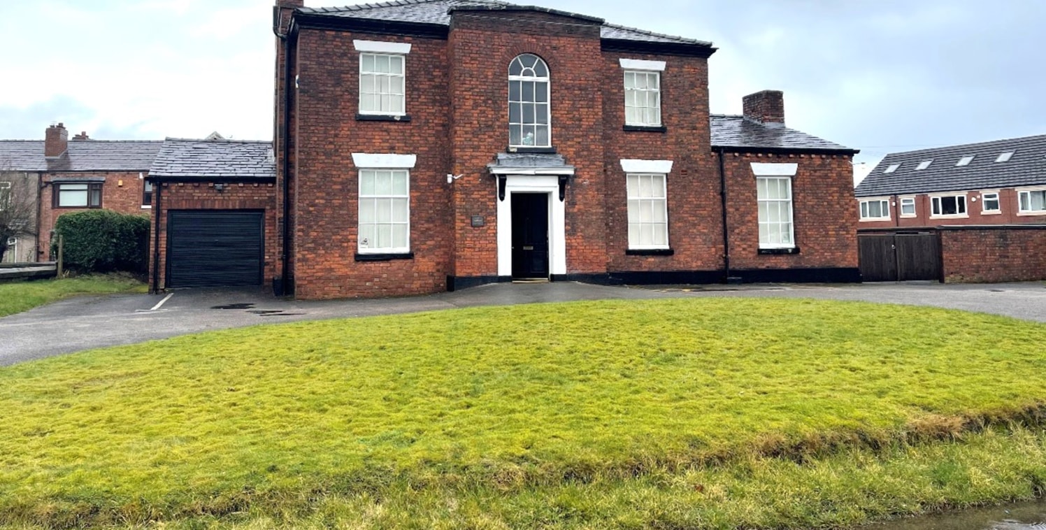 We are pleased to offer for rent a detached Grade II Listed office building, that offers a unique opportunity.

The external grounds are extensive and provide gardens and car parking facilities. 

Internally the accommodation is arranged into cellula...