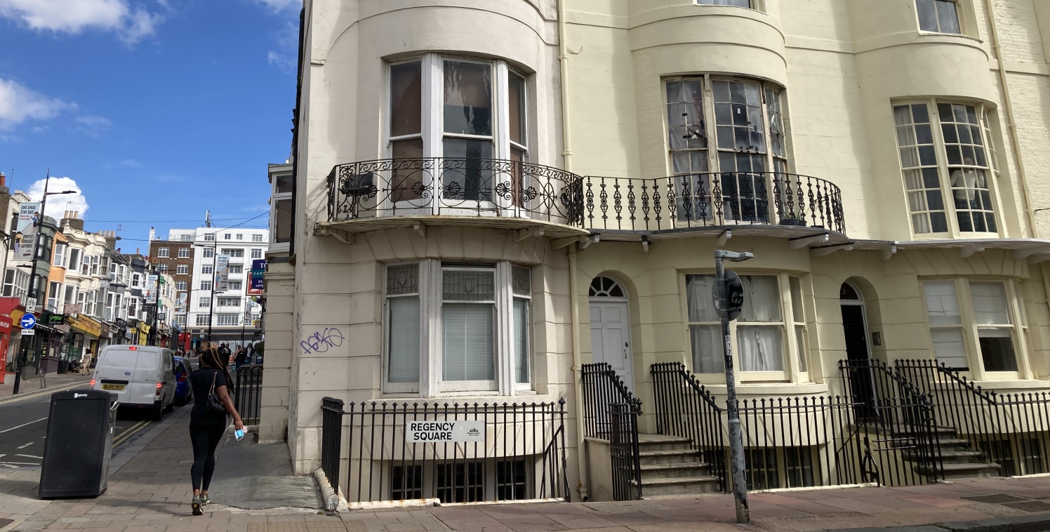 Superb starter office unit in central Brighton location available to let on flexible terms.