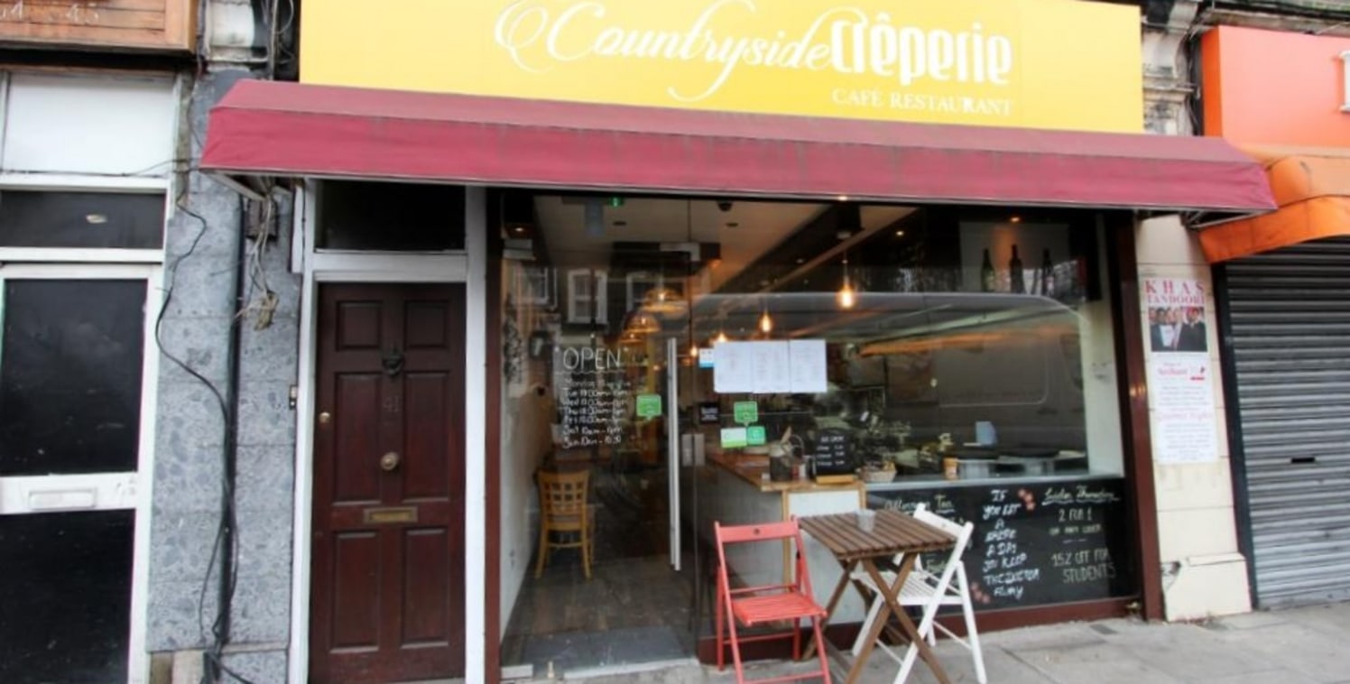 Offered for SALE IS THIS COMMERCIAL LEASE for a RESTAURANT set along a parade of shops on Newington Green Road. Currently with A3 USAGE the RESTAURANT comprises of approximately 40 COVERS and is laid out across two floors.