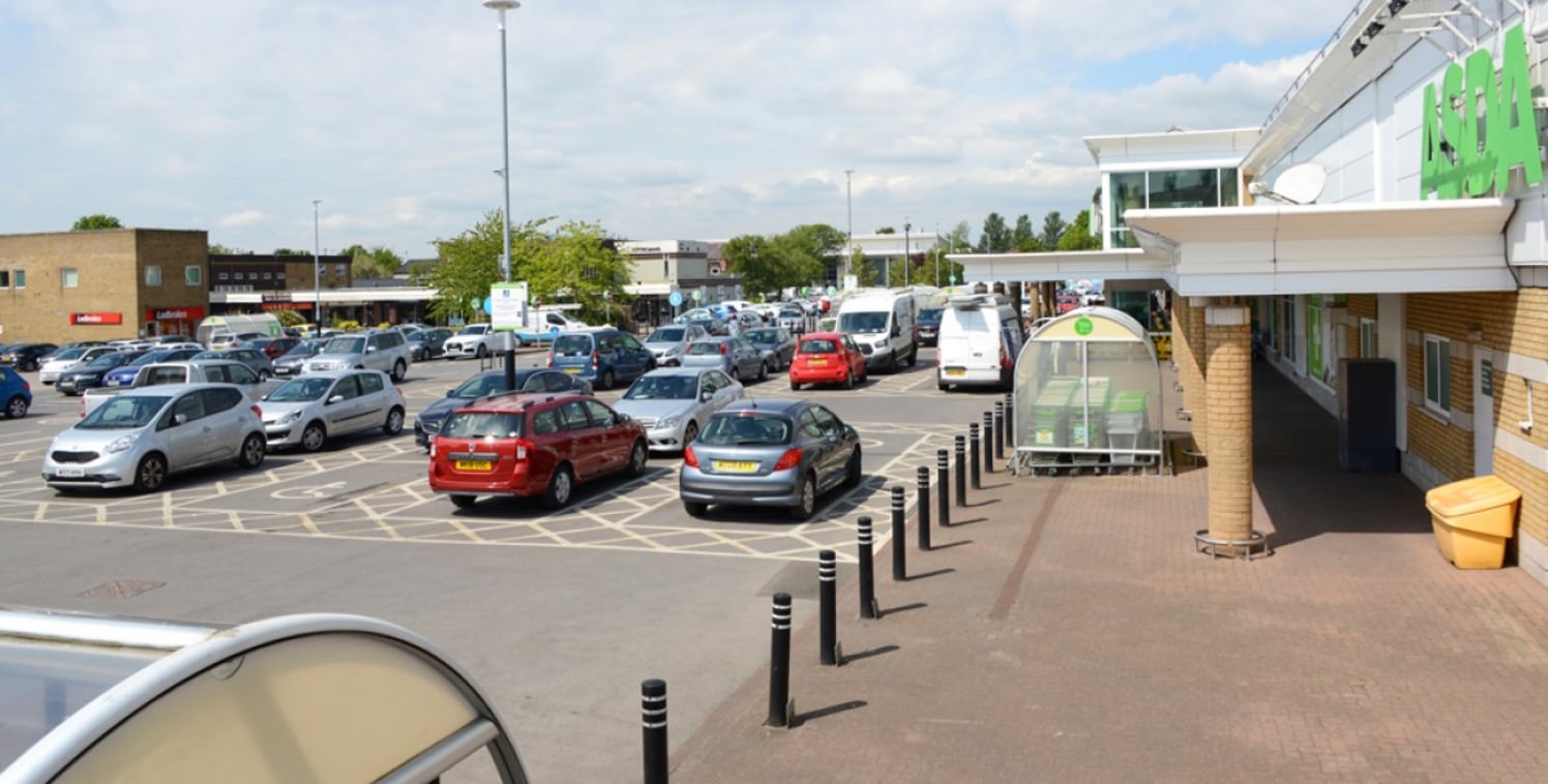 <p>Chadderton Mall is a community retail precinct anchored by a large Asda Supermarket. The Mall also comprises of a petrol filling station and car park, providing 521 spaces. The shops offer an eclectic shopping environment ranging from local occupi...