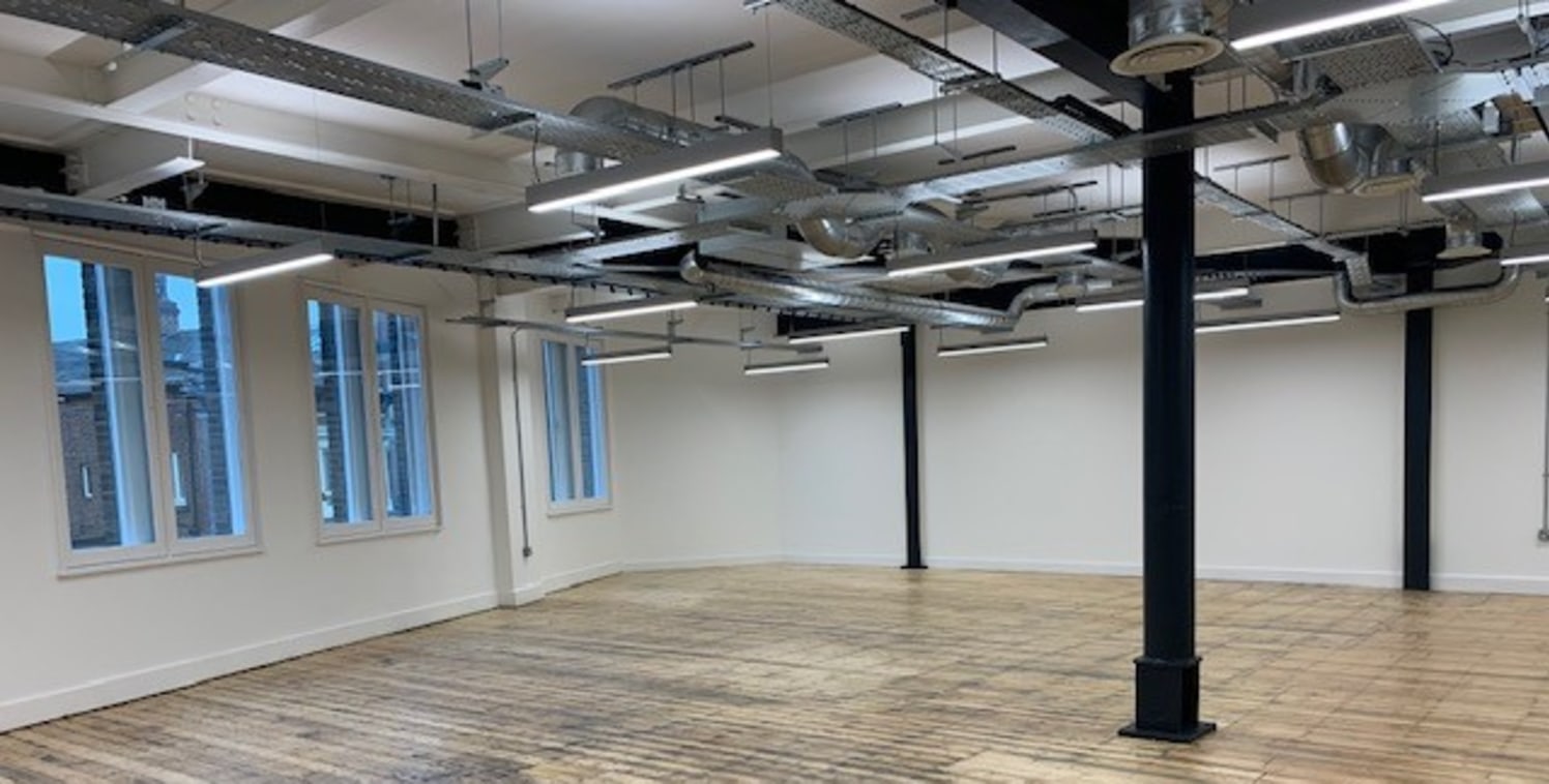 With stunning art deco facade, the former well known bar 'The Elbow Rooms' is currently undergoing a comprehensive refurbishment to provide high quality office accommodation over the second and third floors. The offices will be accessed from Call Lan...